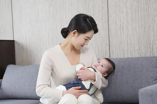 Thói quen giúp bố mẹ nhàn nhưng vô tình cản trở sự phát triển của con