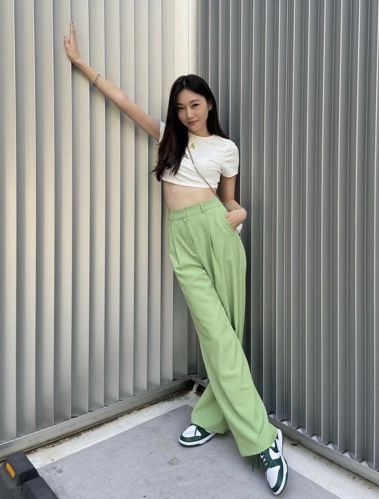 Gam màu xanh đang khiến các tín đồ thời trang mê mệt-2