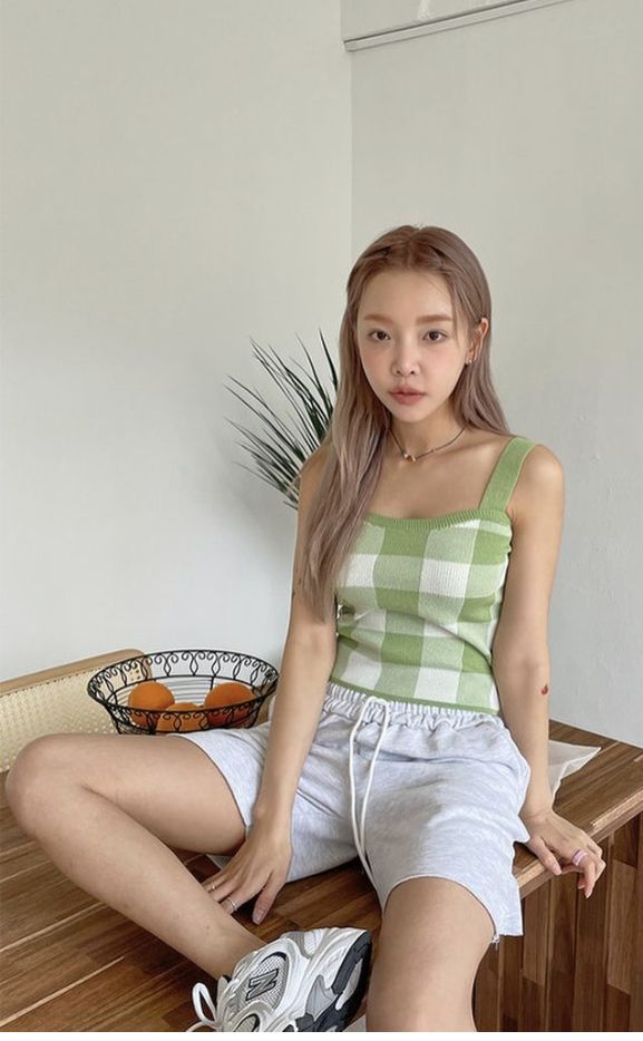 Gam màu xanh đang khiến các tín đồ thời trang mê mệt-4