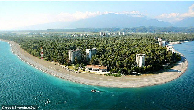 Tuyến đường bộ dài nhất thế giới có gì đáng sợ mà chưa một ai dám đi hết?-4