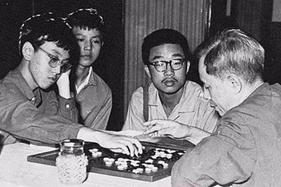 13 tuổi đỗ đại học, là niềm hy vọng của cả làng nhưng 38 tuổi đột ngột xuất gia, 15 năm sau hoàn tục mới tiết lộ những điều bất ngờ