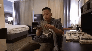 Khoa Pug: Cách flex” của một người có đôi chân 5 tỷ-2