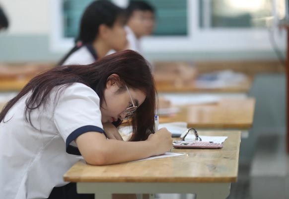 Điểm trung bình Ngữ văn của thí sinh Hà Nam là hơn 7,8 điểm, cao nhất cả nước-4