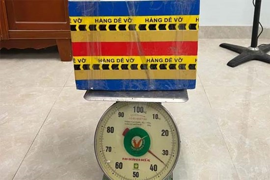 Bí mật thùng xốp dán nhãn