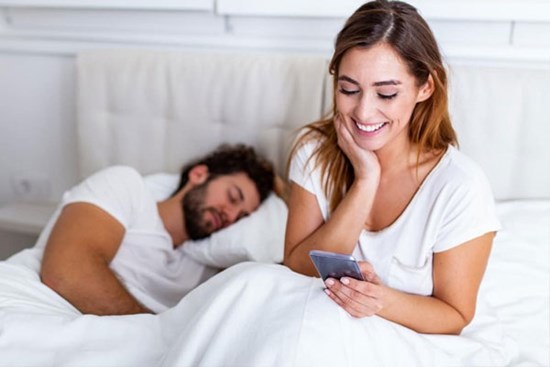 Ngoại tình không tình dục nguy hại như thế nào?