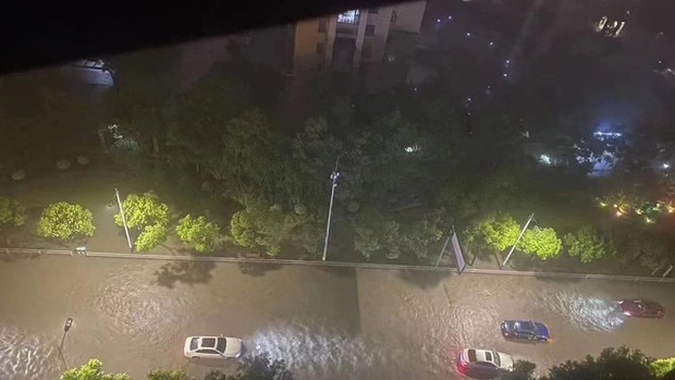 Trung Quốc hứng chịu mưa lớn kỷ lục do bão Talim-3