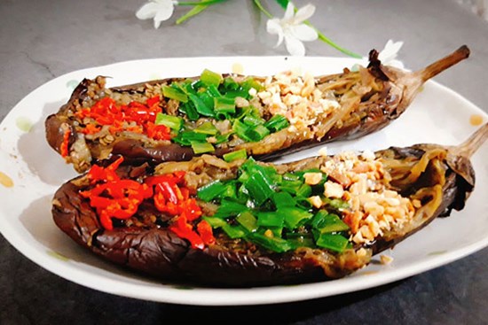 Mách bạn cách chuẩn bị bữa cơm ngon lành với 3 công thức chế biến đơn giản từ cà tím