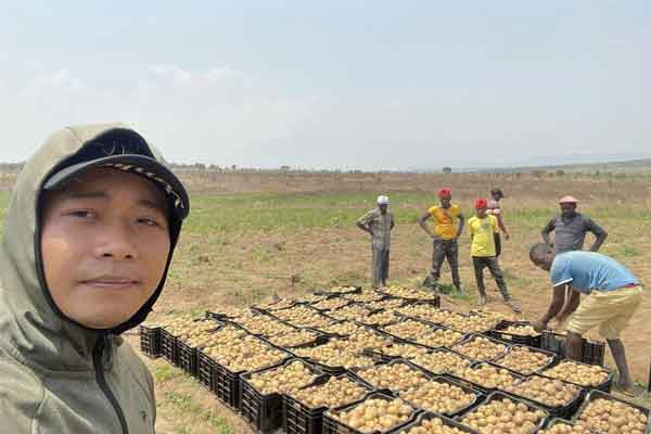 Quang Linh Vlogs gặp sự cố trên đường bay về Việt Nam, buồn vì lỡ hẹn đặc biệt-6