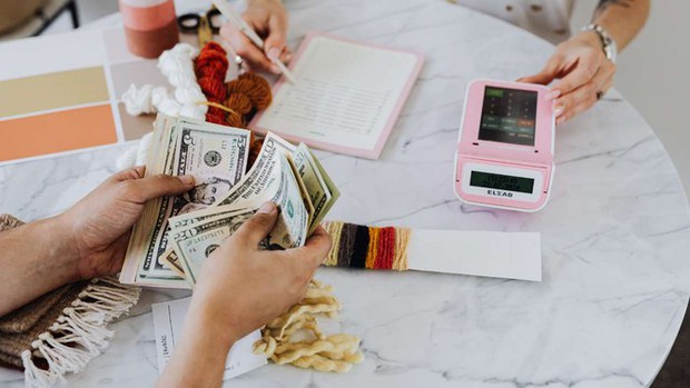 25 tuổi, bỏ việc văn phòng với mức lương 15.000 USD/tháng để làm công việc tay chân: Nghèo hơn, nhưng tôi hạnh phúc hơn”-6