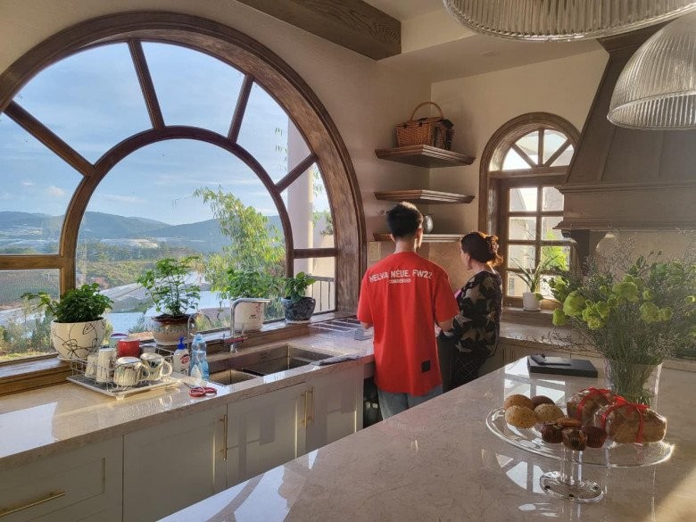 Gây sốc khi ly hôn chồng doanh nhân kém 10 tuổi chỉ sau 1 năm chung nhà, HH Thu Hoài từng tiết lộ 2 cơ ngơi gây sửng sốt-8