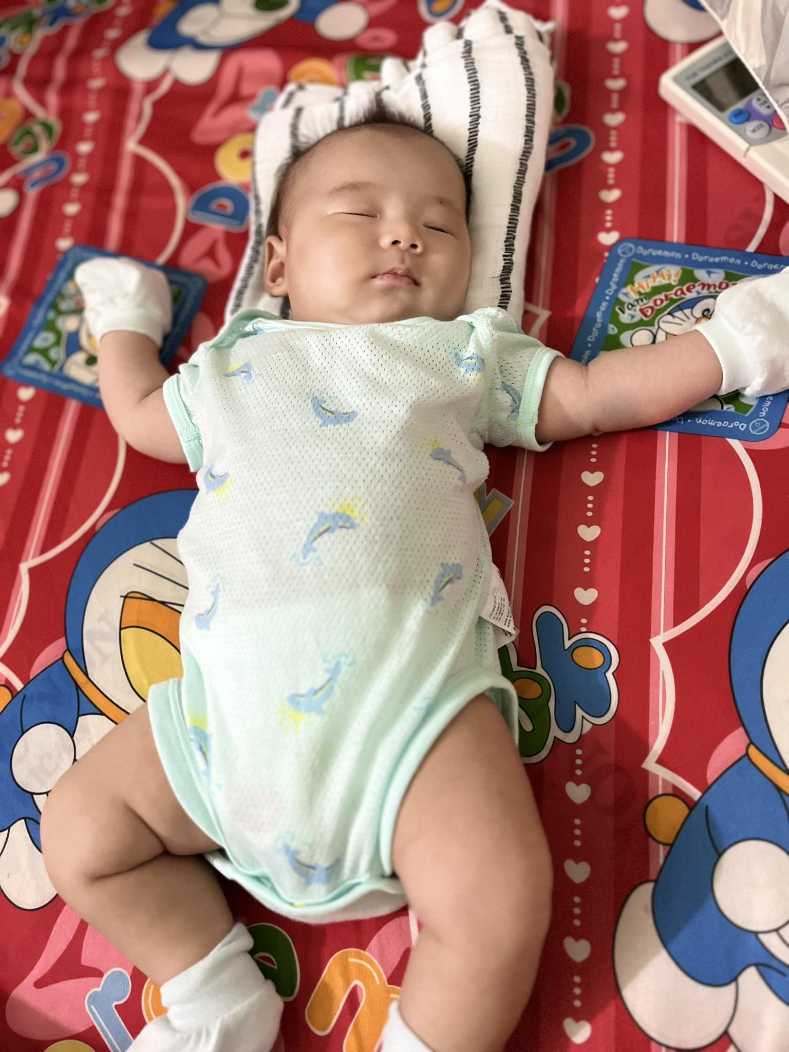 Mẹ GenZ flex một ngày hút 2 lít sữa, 2 tủ chật cứng không còn chỗ để-11