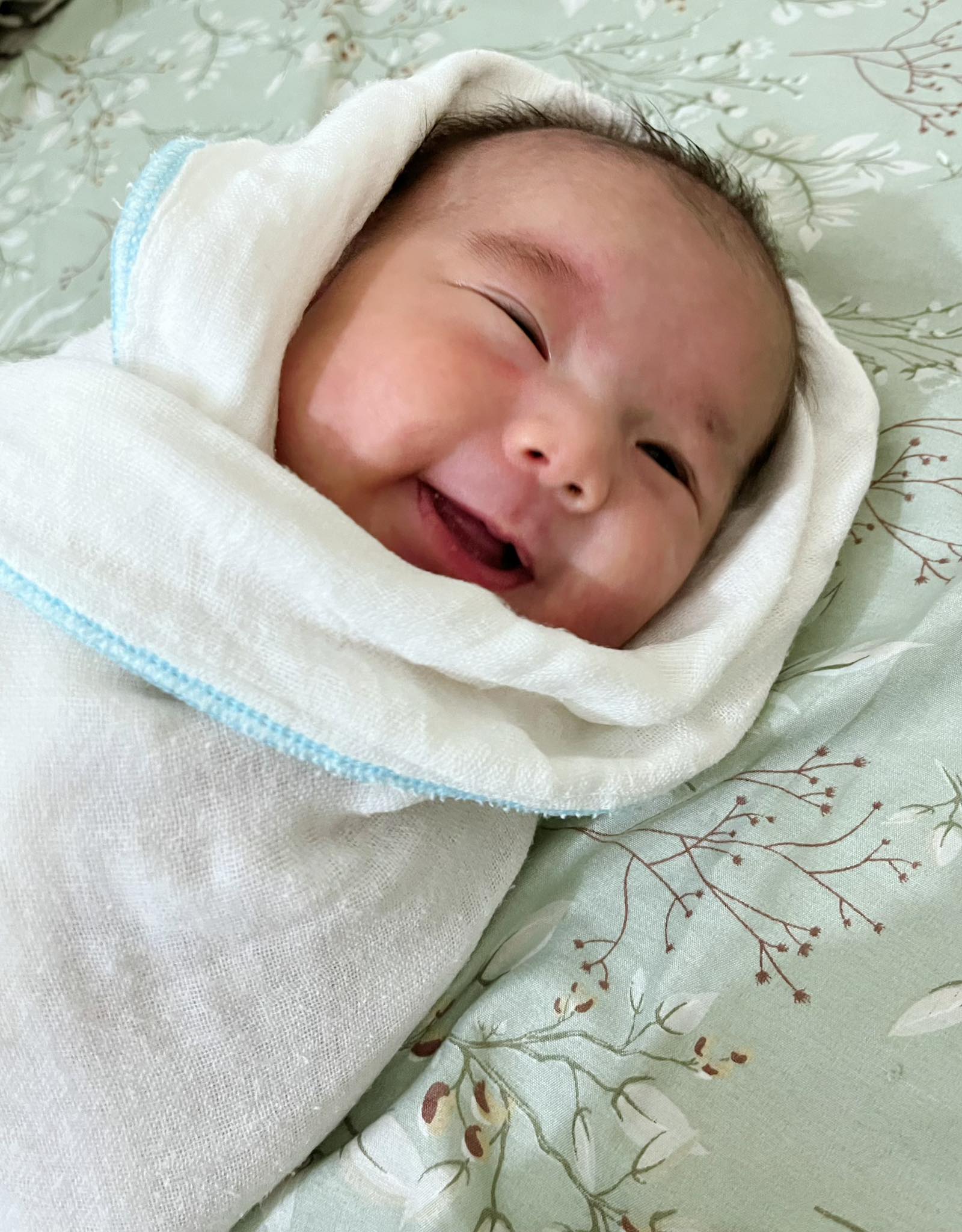 Mẹ GenZ flex một ngày hút 2 lít sữa, 2 tủ chật cứng không còn chỗ để-12