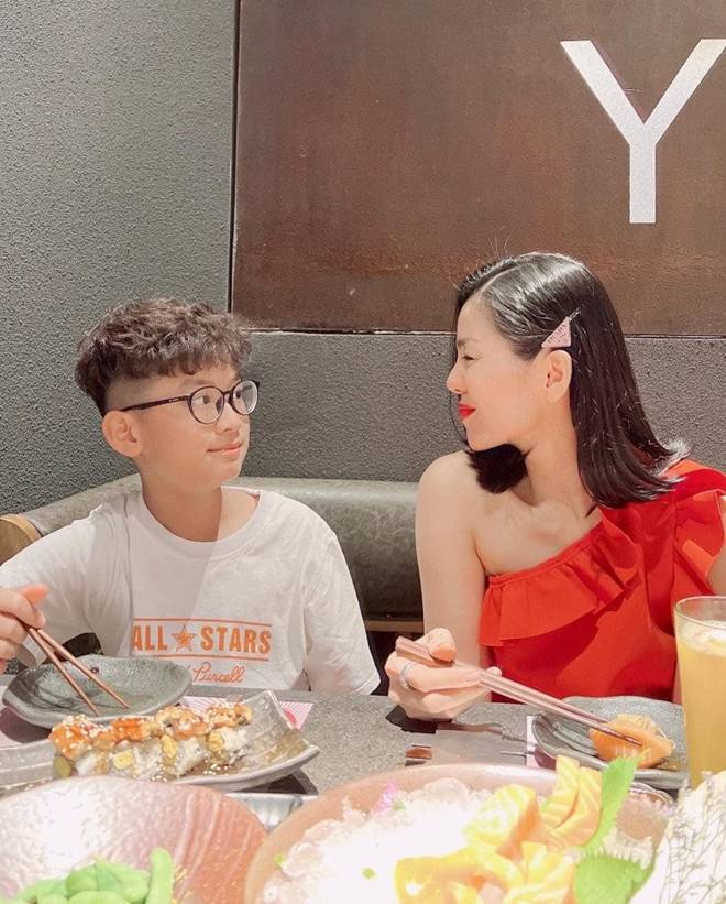 Để con cho chồng cũ đại gia Đức Huy nuôi nhưng Lệ Quyên vẫn dạy dỗ con quá chuẩn, ai cũng tấm tắc khen-6