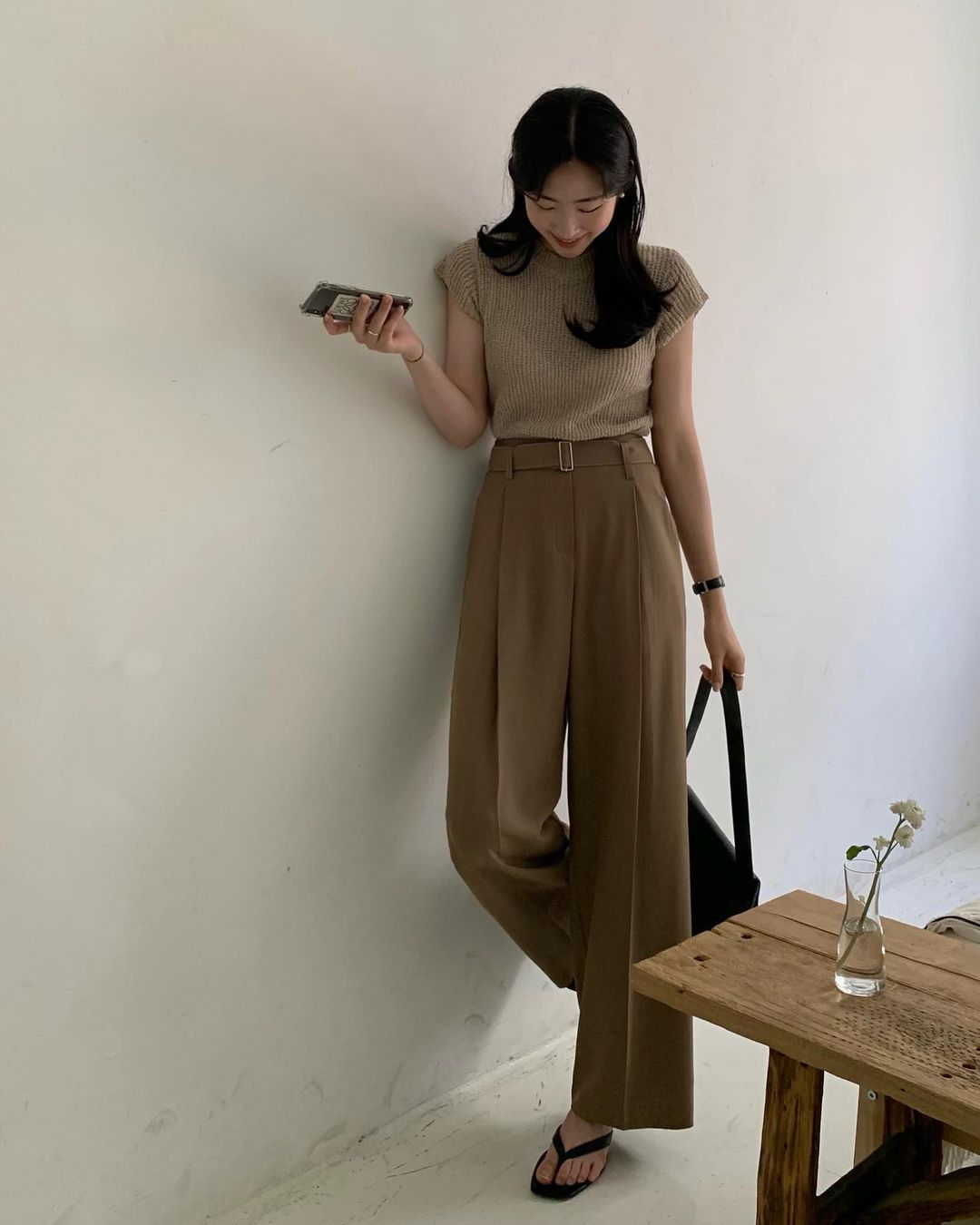 9 lối lên đồ tôn dáng hiệu quả cho nàng công sở lười đi giày cao gót-3