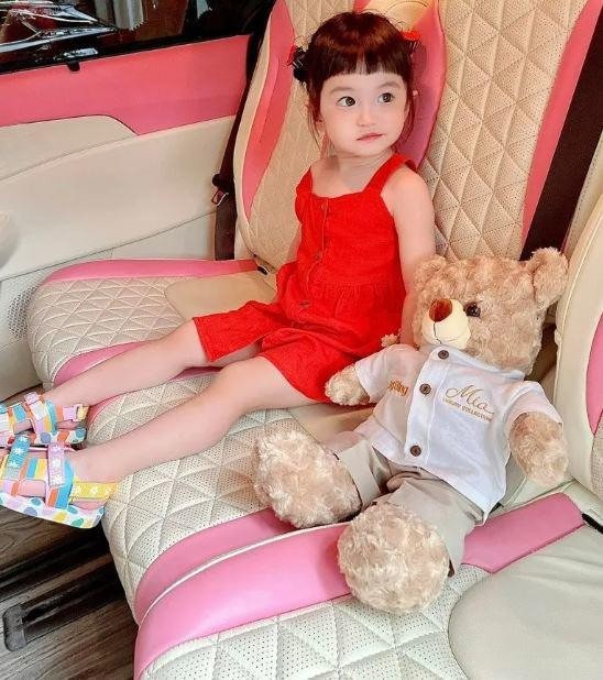 Con gái 1 tuổi kiếm 10 tỷ của đại gia Đoàn Di Băng được phát hiện bị tật ở bàn chân, bắt đầu tiến hành điều trị-10