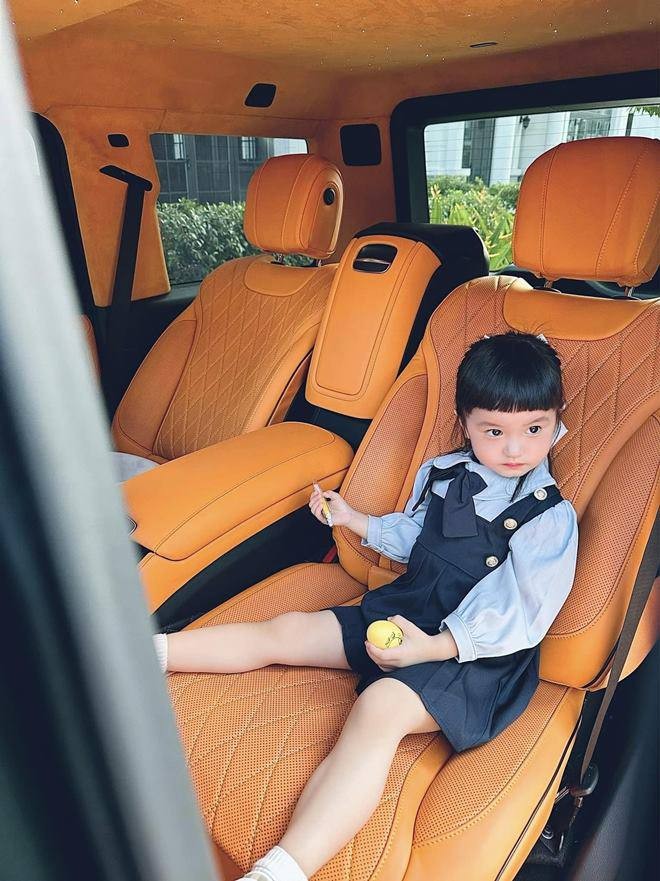 Con gái 1 tuổi kiếm 10 tỷ của đại gia Đoàn Di Băng được phát hiện bị tật ở bàn chân, bắt đầu tiến hành điều trị-7