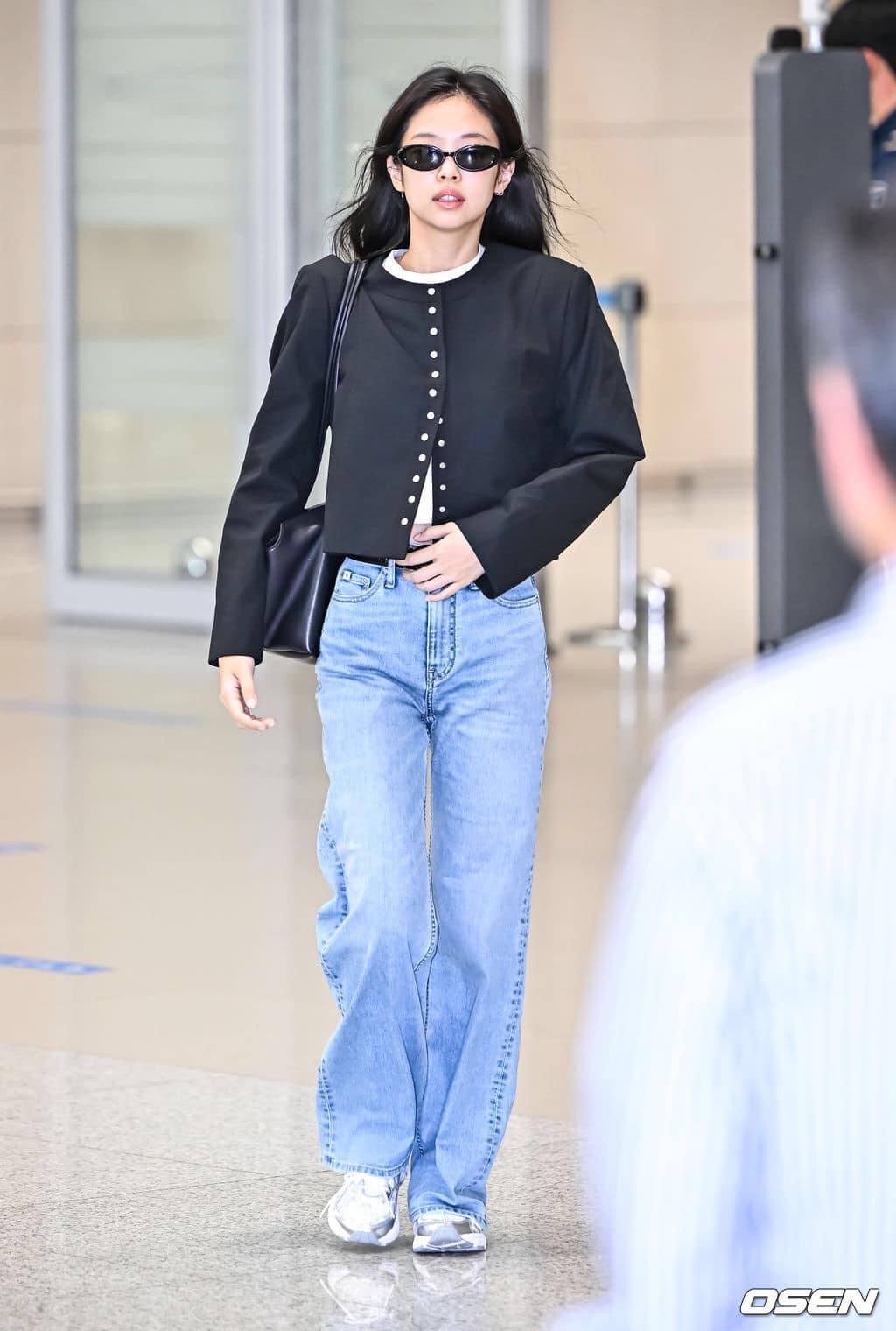 Jennie dạo này: Mê mẩn style tối giản, diện đồ sexy nhưng không gây phản cảm-5