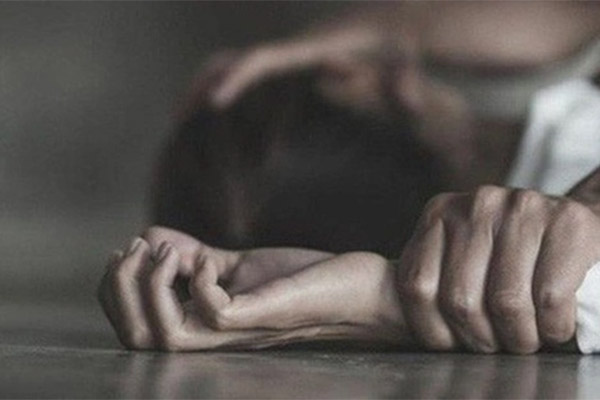 Cô gái bị gã xe ôm biến thái giở trò đồi bại trong đêm-2