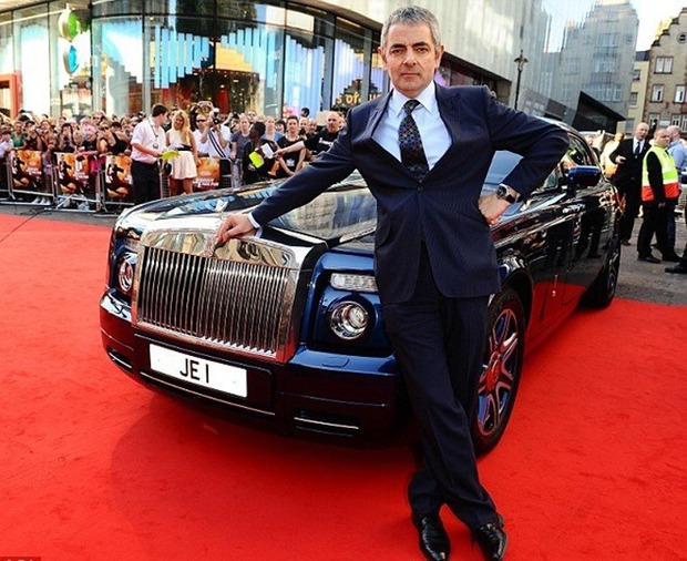 Cuộc sống của Mr. Bean hiện ra sao bên người tình kém 28 tuổi?-2