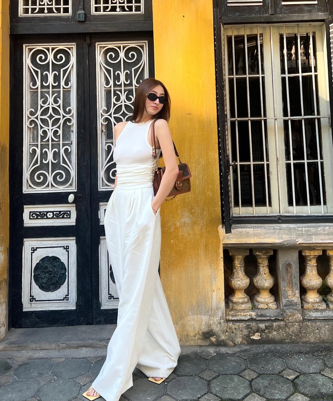 Mỹ nhân Việt diện áo hai dây trẻ trung, tinh tế-1