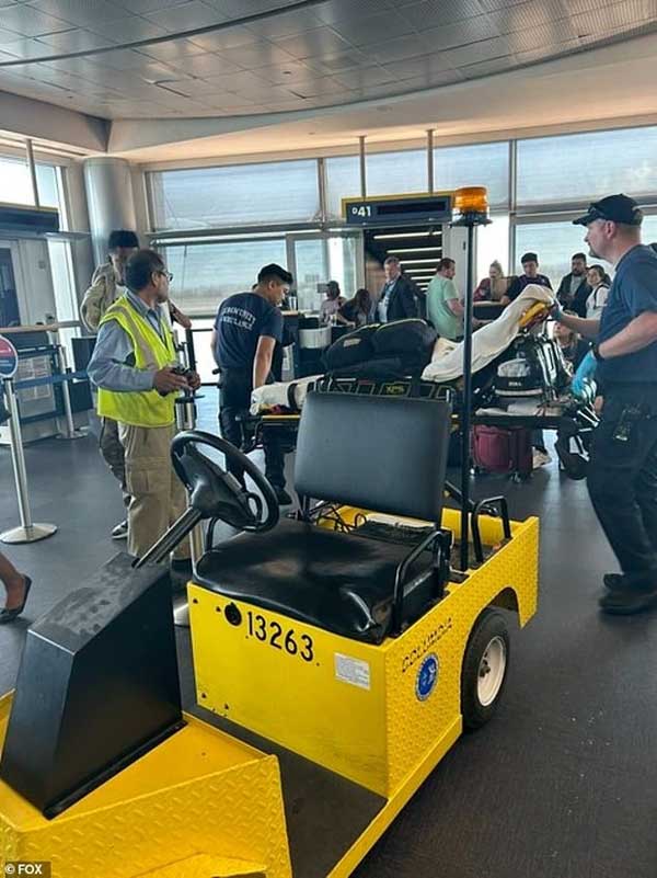 Máy bay chưa kịp cất cánh, nhiều hành khách ngất xỉu và hoảng loạn vì lý do không ai giải thích được-2