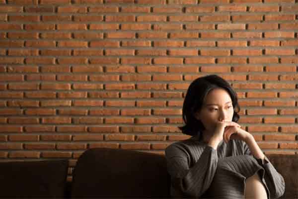 Bỏ nhà đi 3 năm, ngày về chồng quỳ xuống khóc xin lỗi tôi-1