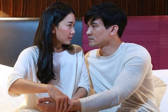 Đánh thức chồng lúc 3 giờ sáng để hiểu thế nào là tình yêu và hôn nhân!