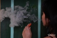 Đi cấp cứu vì ngộ độc sau khi hút thuốc lá điện tử