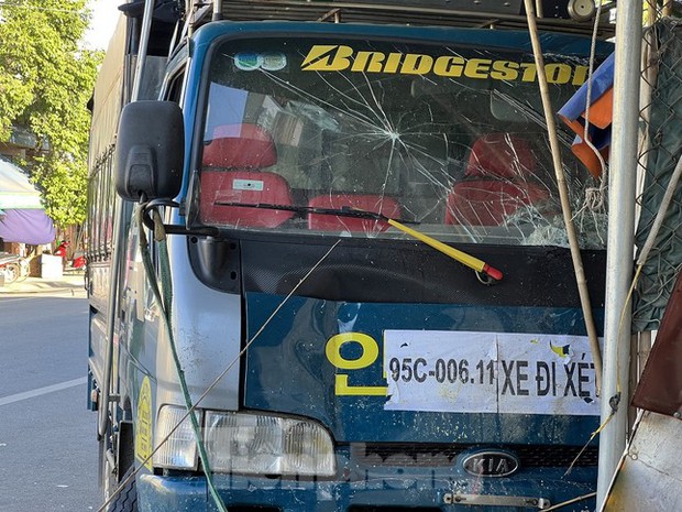 Hàng xóm bàng hoàng kể lại giây phút xe tải lao vào nhà dân làm 2 người tử vong-6