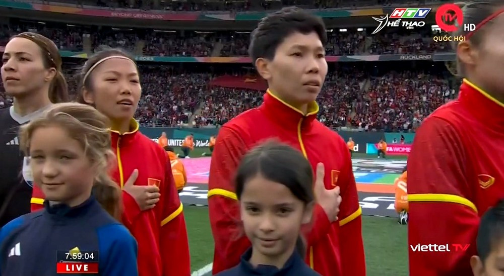 Xúc động khoảnh khắc Quốc ca Việt Nam vang lên ở đấu trường World Cup Thiên Bình-3