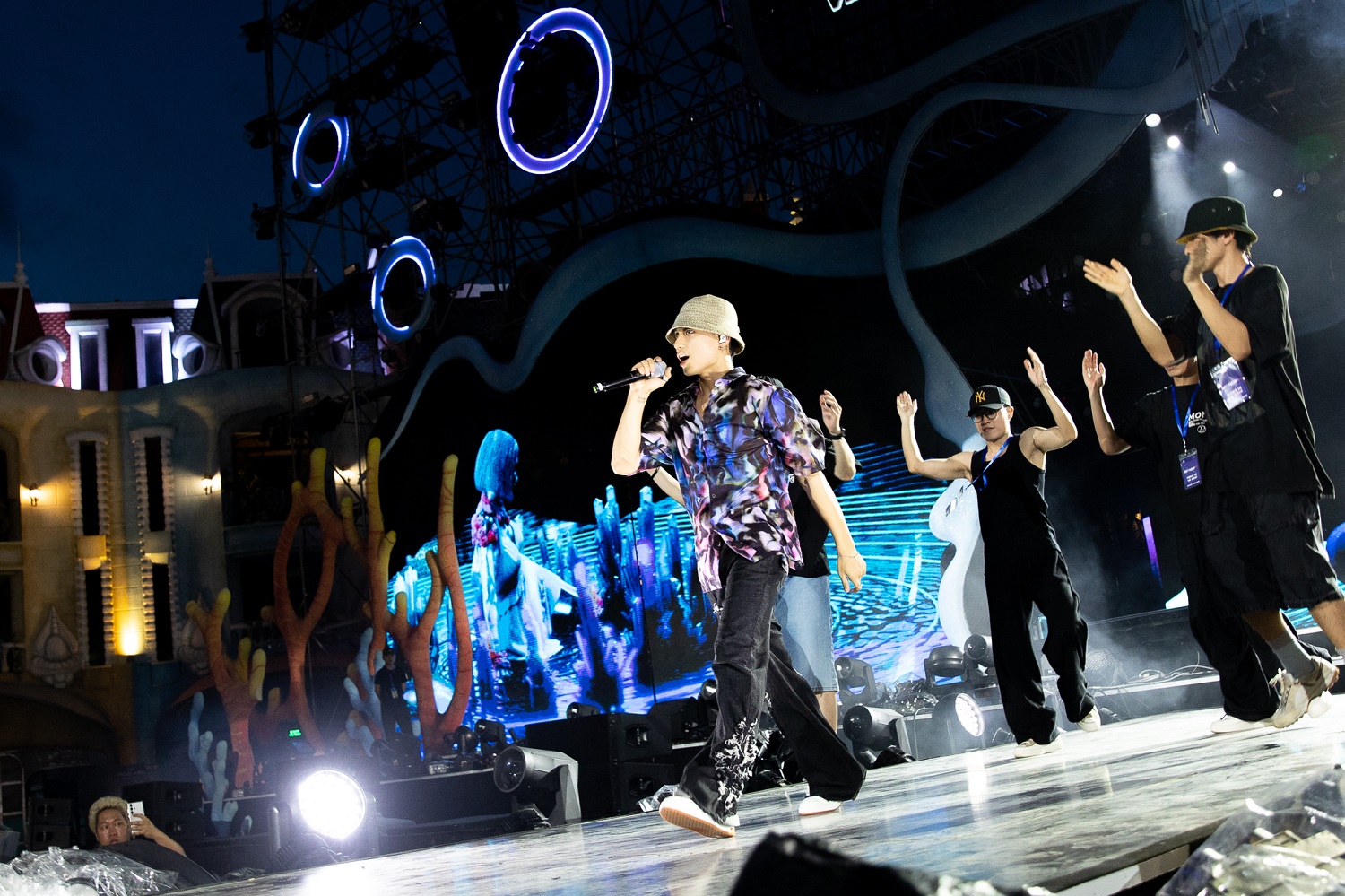 Hé lộ sân khấu tổng duyệt 8Wonder trước giờ G-11