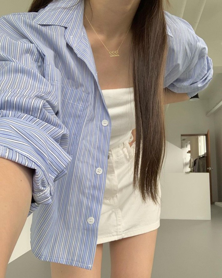 7 set đồ xanh trắng dịu mắt lại hack tuổi hiệu quả-6