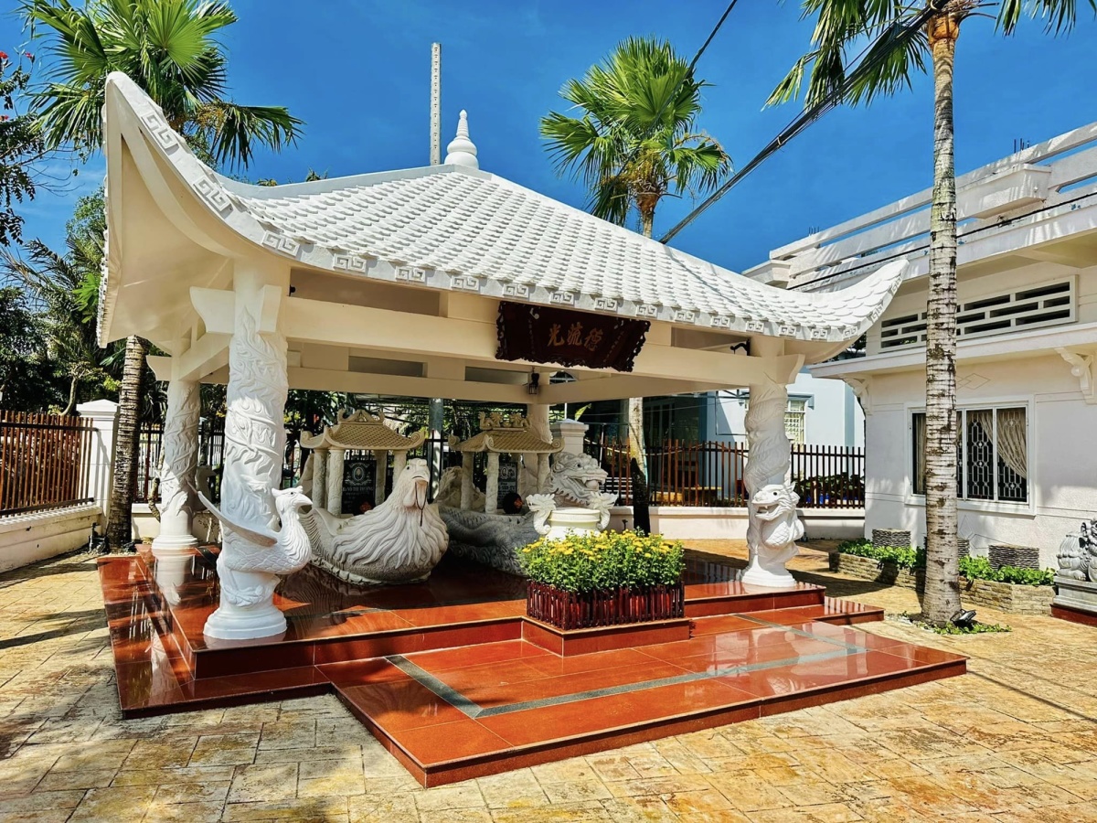 Biệt phủ 4.000 m2 của gia đình ca sĩ Lâm Hùng - người từng được NSƯT Vũ Linh nâng đỡ-4