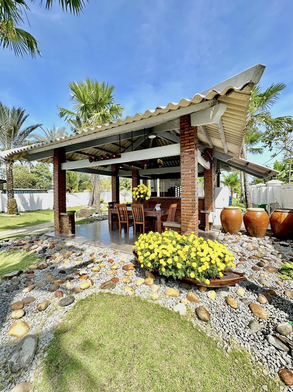 Biệt phủ 4.000 m2 của gia đình ca sĩ Lâm Hùng - người từng được NSƯT Vũ Linh nâng đỡ-7