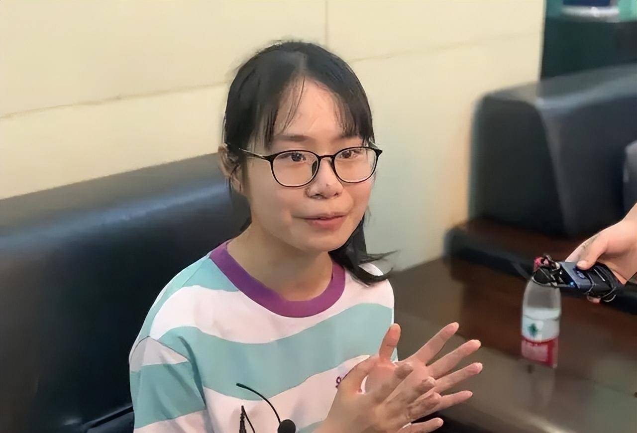 Nữ sinh có điểm thi ĐH cao nhất tỉnh nhưng vẫn trượt trường top đầu vì lý do không ngờ-2