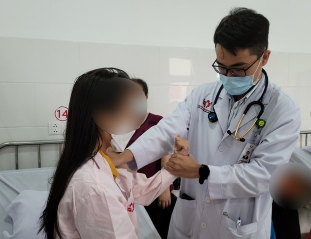 Bé gái 12 tuổi bị đột quỵ-2