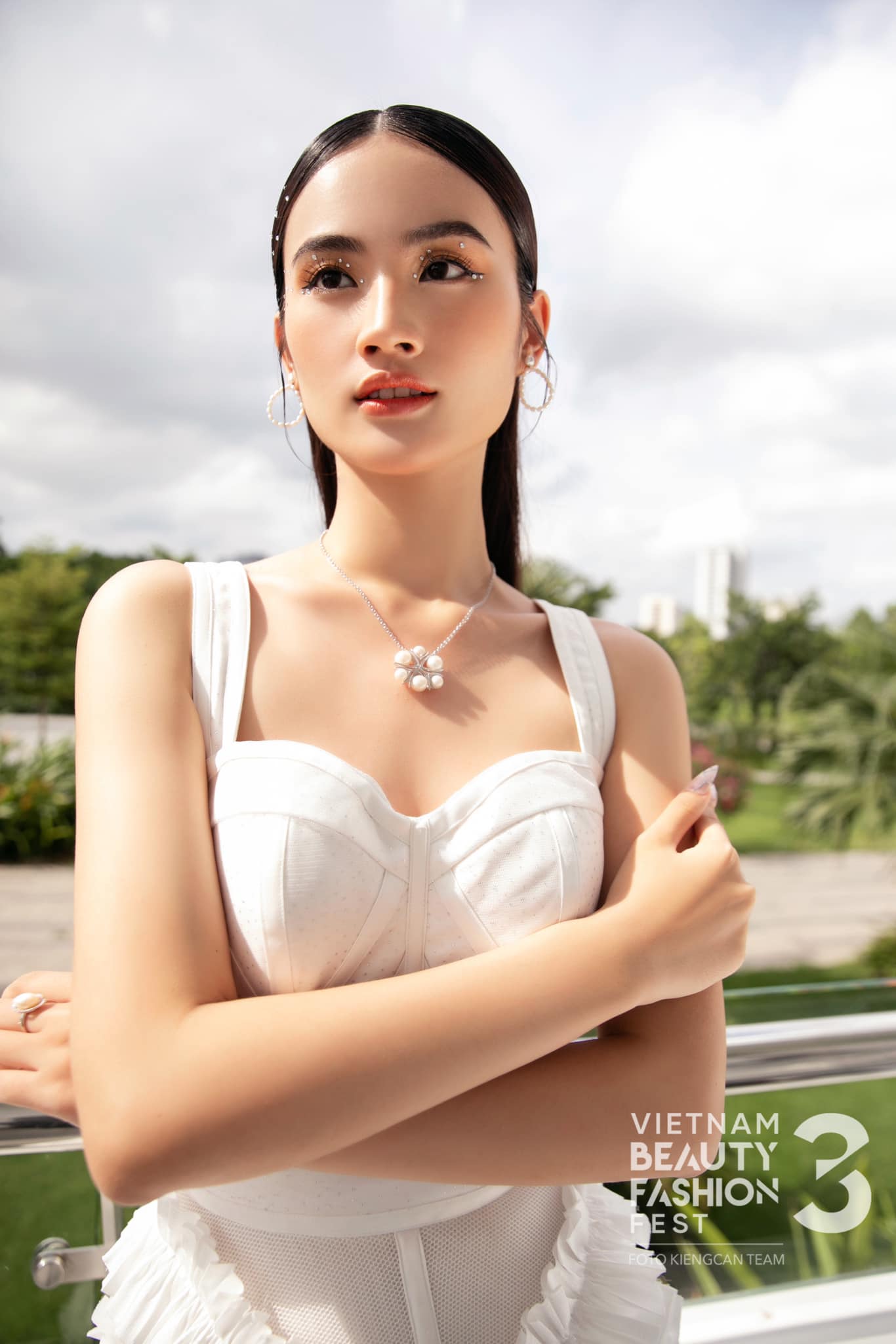 Huỳnh Trần Ý Nhi - Tân Miss World Vietnam 2023: Tính hướng nội nhưng ứng xử cực ấn tượng-6