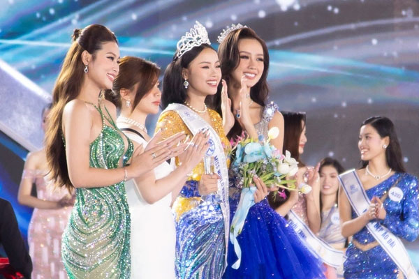 Á hậu 2 Miss World Vietnam 2023: Tuổi thơ đối mặt với nhiều khó khăn, nhan sắc đời thường gây sốt-7