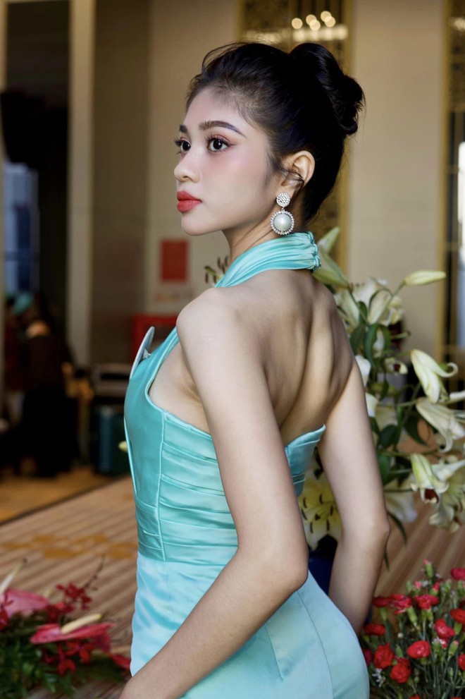 Hành trình giành ngôi Á hậu của Minh Kiên - Cô gái có mẹ làm giúp việc-15