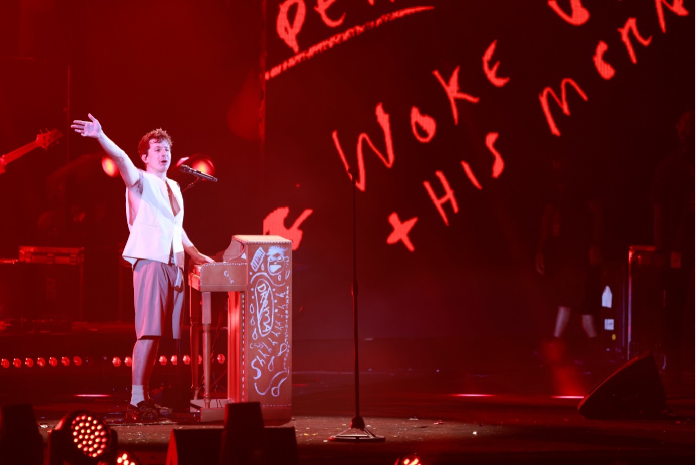 Hơn&nbsp;8.000 khán giả&nbsp;‘cháy’&nbsp;suốt hơn 6 tiếng cùng 8Wonder-6