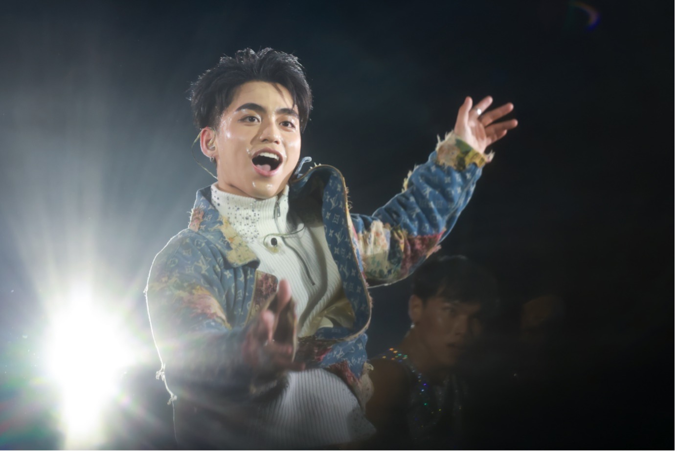 Hơn&nbsp;8.000 khán giả&nbsp;‘cháy’&nbsp;suốt hơn 6 tiếng cùng 8Wonder-13