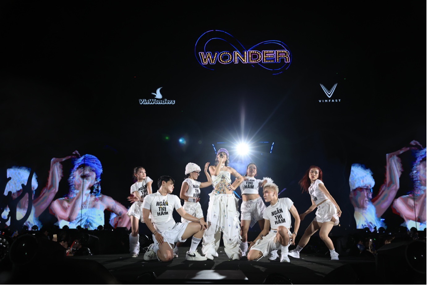 Hơn&nbsp;8.000 khán giả&nbsp;‘cháy’&nbsp;suốt hơn 6 tiếng cùng 8Wonder-15