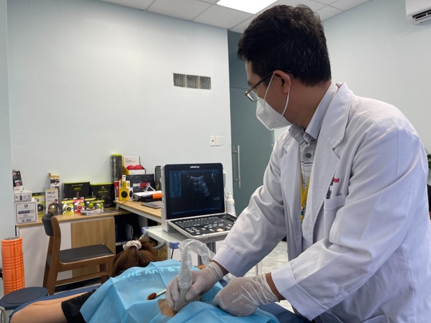 Thường xuyên hít bóng cười, cô gái trẻ ở TP.HCM tổn thương tủy sống cổ-3