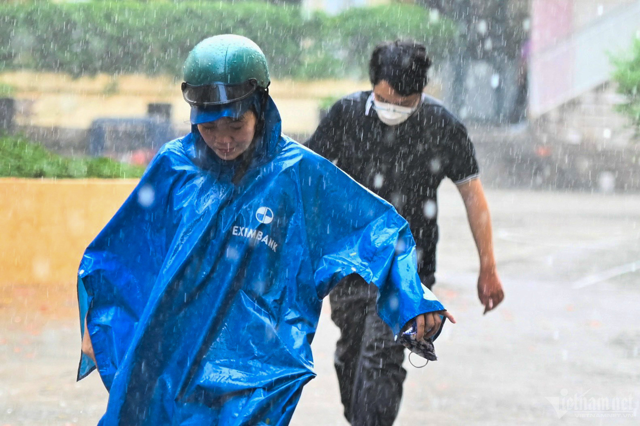 Dự báo thời tiết 24/7: Bắc Bộ nắng nóng, từ Thừa Thiên Huế trở vào mưa liên tiếp-1