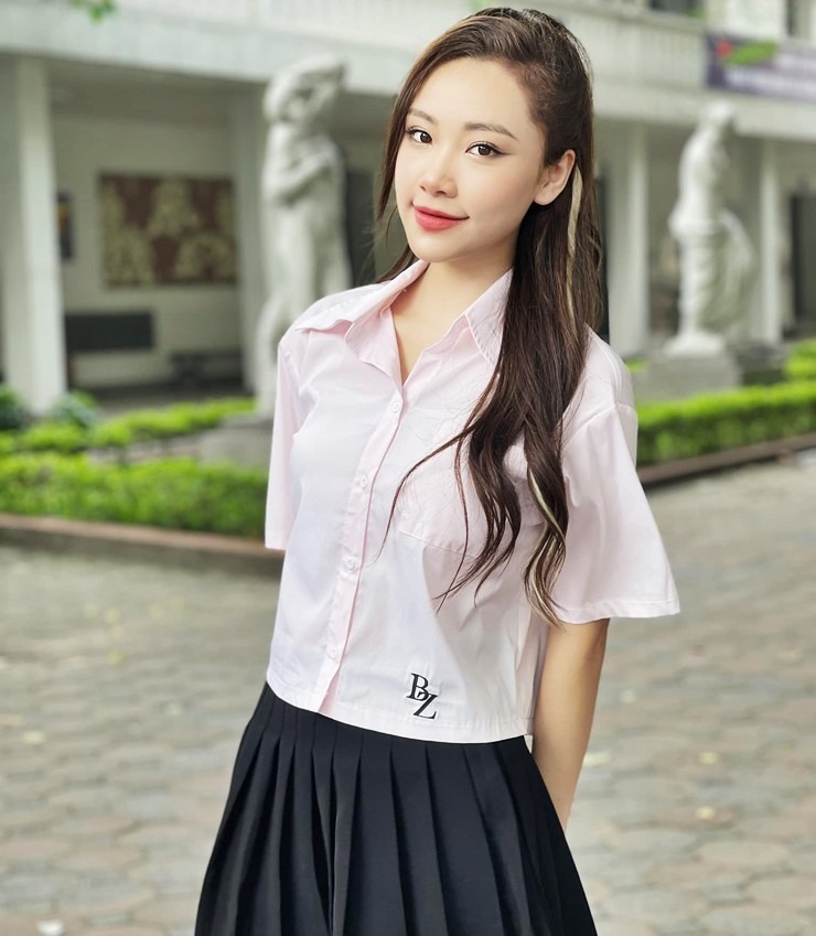 Vòng eo 59cm của cô sinh viên nổi tiếng sau 1 cái tát trên sóng giờ vàng của VTV-4