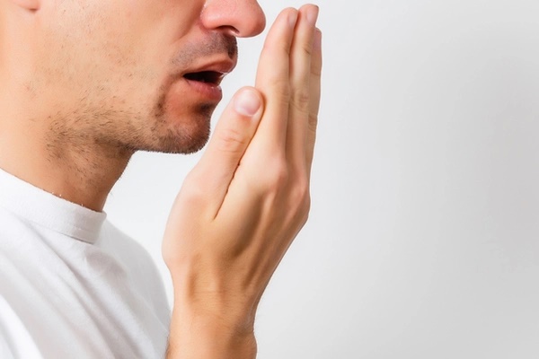 Kiểm tra miệng thấy 4 dấu hiệu nên cẩn thận với bệnh lý gan nhiễm mỡ-1