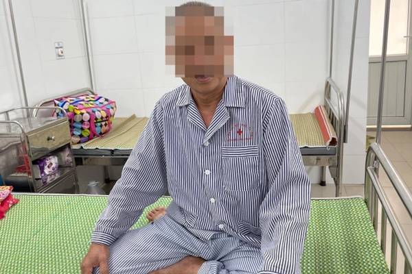 Ổ sán chi chít trong não người đàn ông vì món nhậu giải đen-1