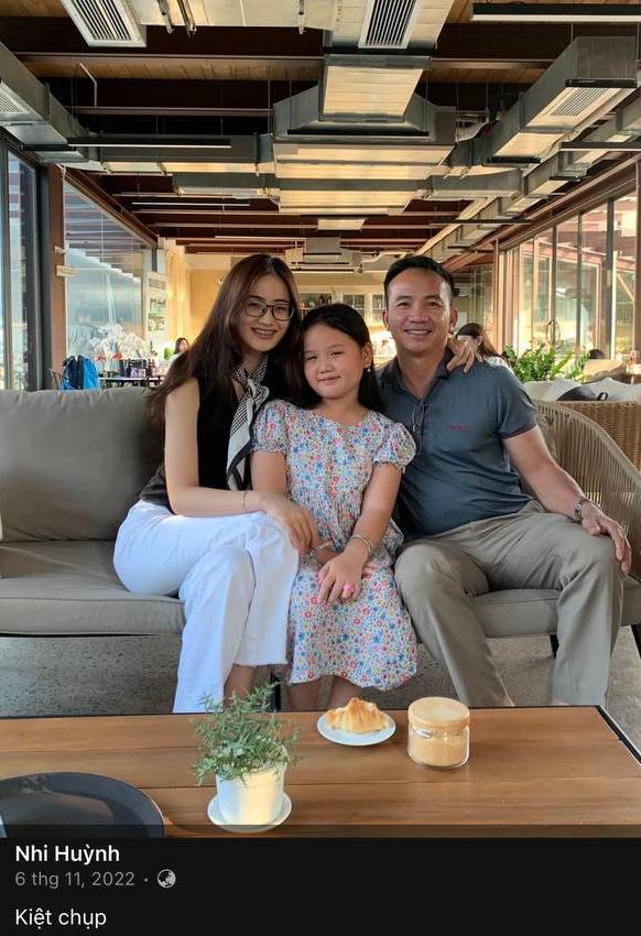 Mối tình của Hoa hậu Ý Nhi và bạn trai được gia đình ủng hộ, đàng trai góp mặt trong nhiều dịp đặc biệt-4