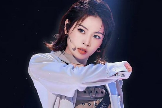 Chi Pu sau bình luận ‘Đừng hát nữa, cô không làm ca sĩ được đâu'