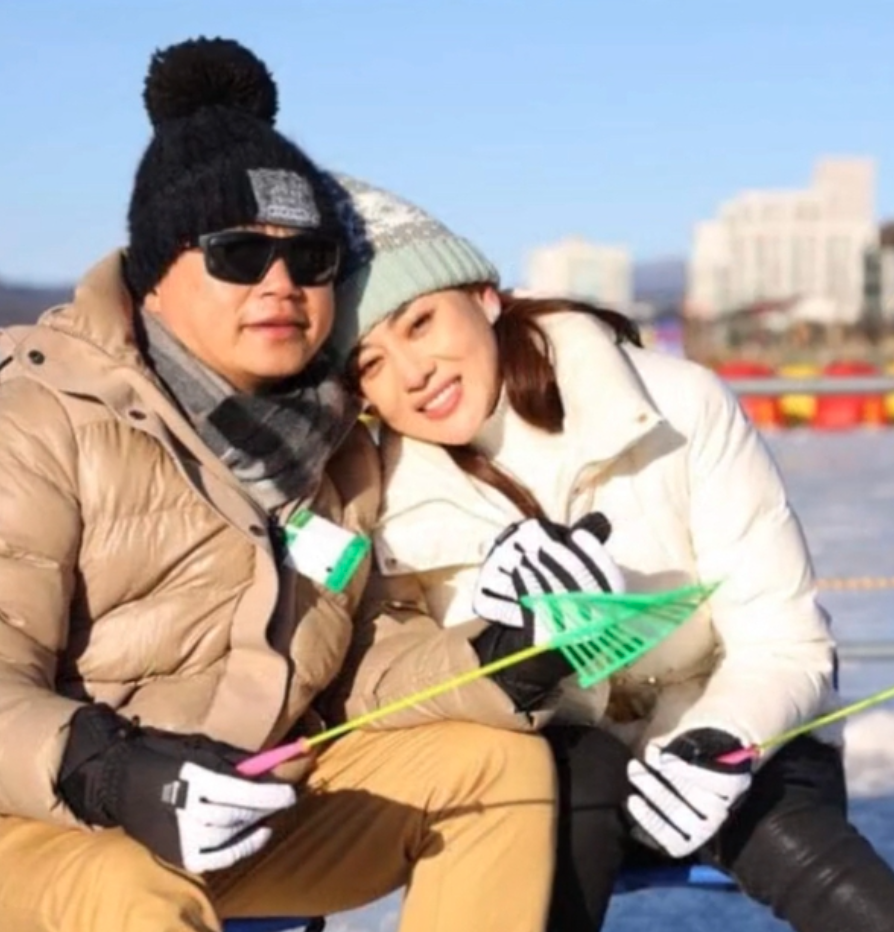 Rần rần khoảnh khắc Phương Oanh diện váy cưới lộng lẫy, chính thức về chung nhà với Shark Bình?-4